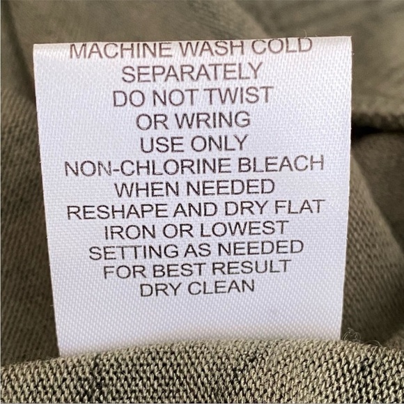 Theo & Spence Leopard Print V-Neck Pajama Top - Picture 6 of 13